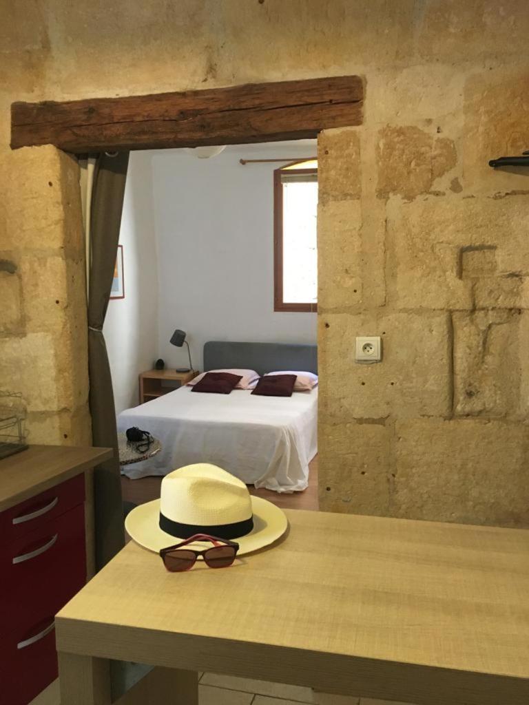 Appart Sympa Dans Le Vieux Nimes Exterior photo